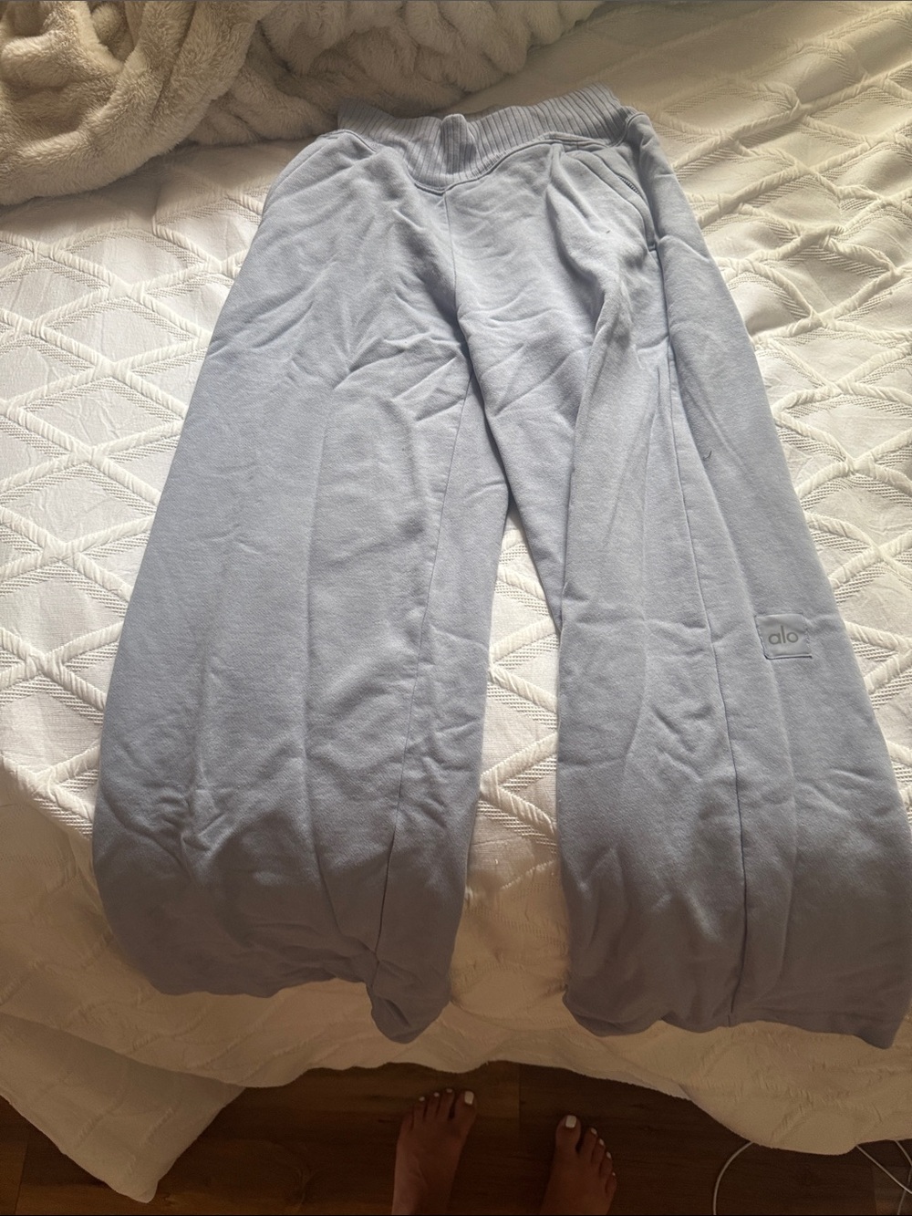 ALO Yoga Women's Straight Leg Pants in Light Blue